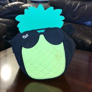 🍍 Pineapple carrying cooler